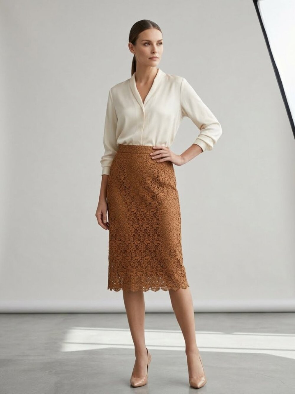 Uniqlo Rust Brown Floral Lace Scalloped Hem Pencil Skirt, size M, EUC